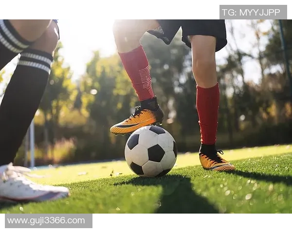 在绿茵场上悄然绽放的爱情秘密足球暗恋的甜蜜与苦涩